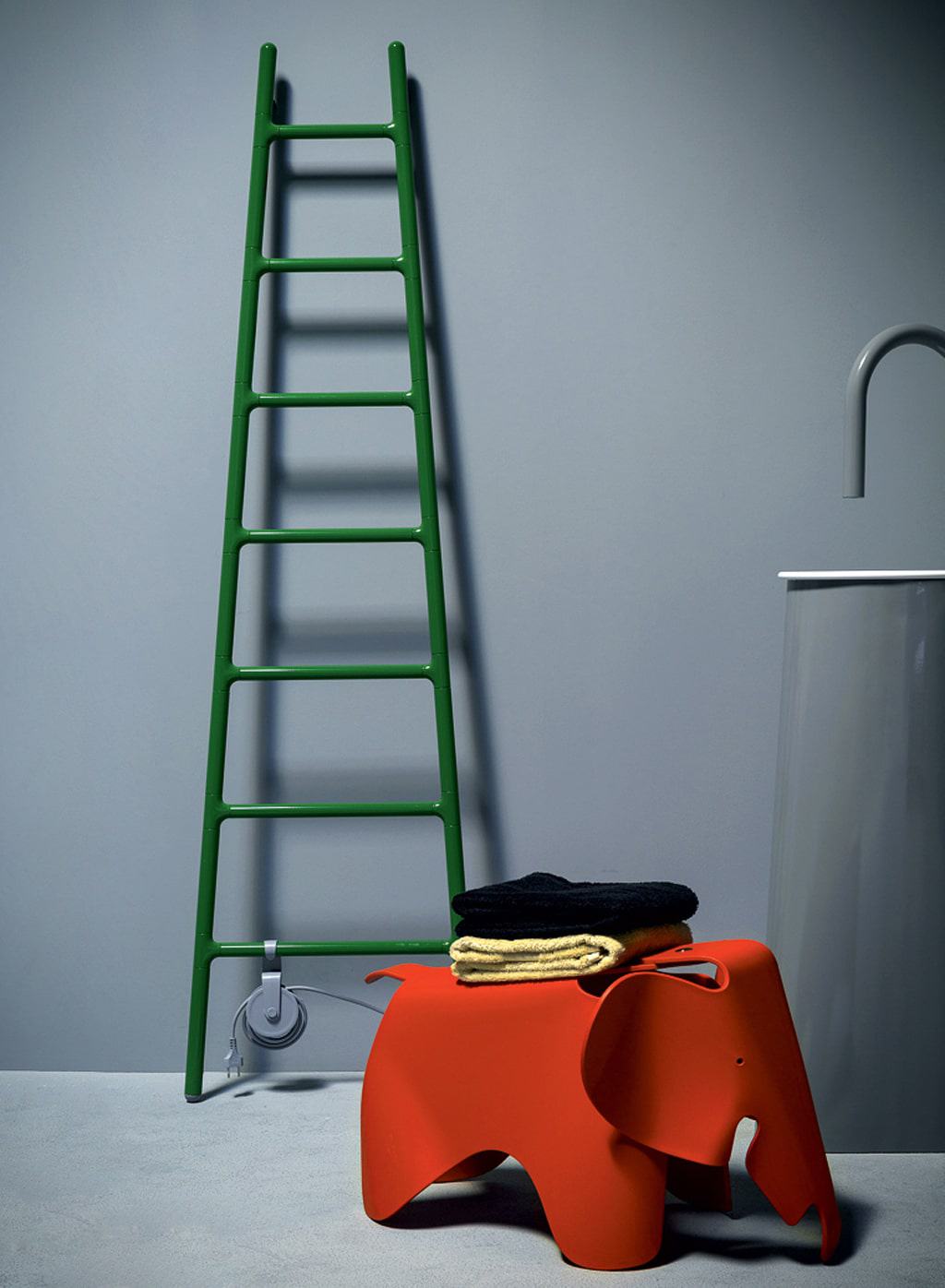 modern-electric-radiators-green_ladder_radiator