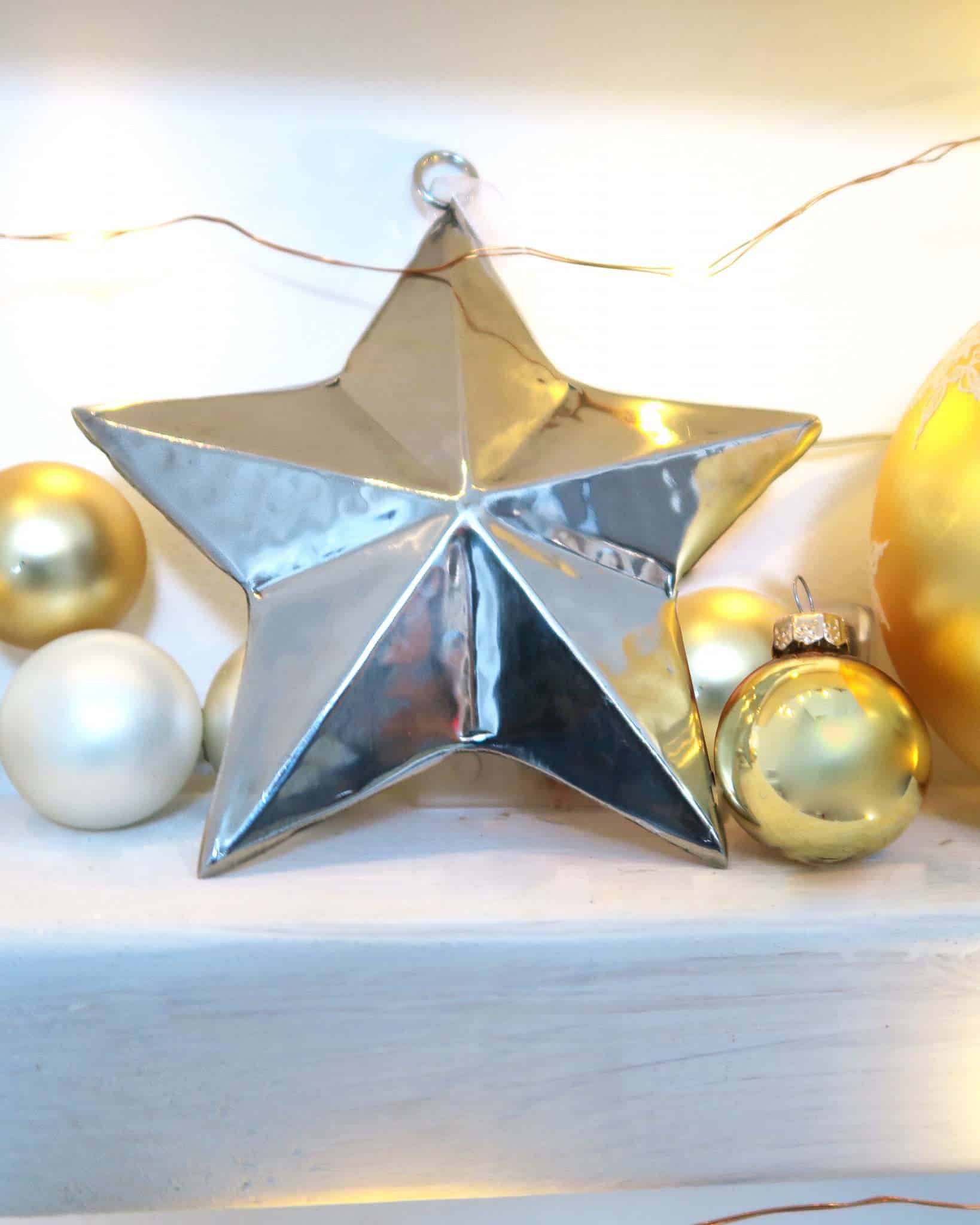 An alternative Christmas tree by The Listed Home