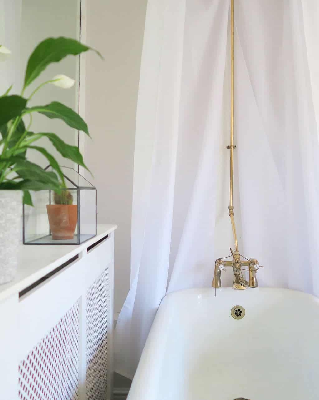 5 Tips for a Simple Bathroom Makeover