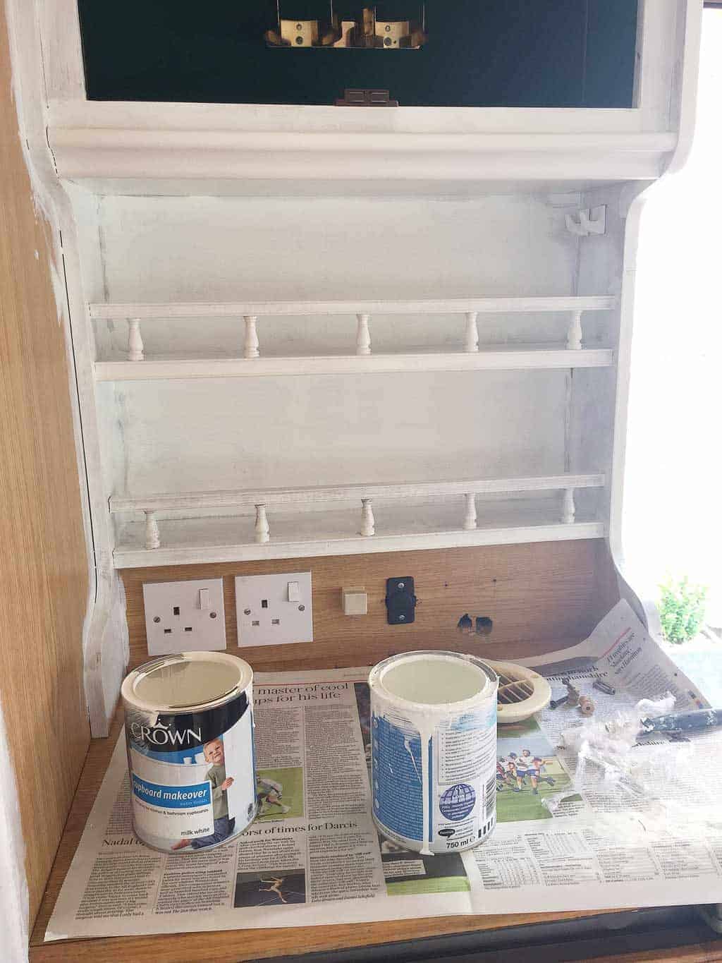 Tips on decorating a caravan, including the best paint to use.
