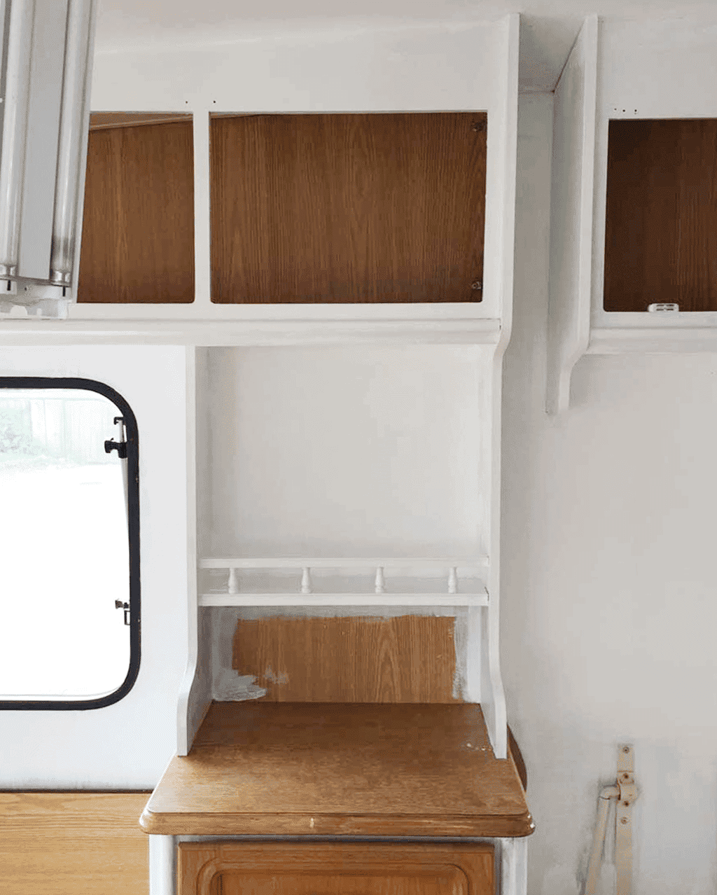 Tips on decorating a caravan, including the best paint to use.