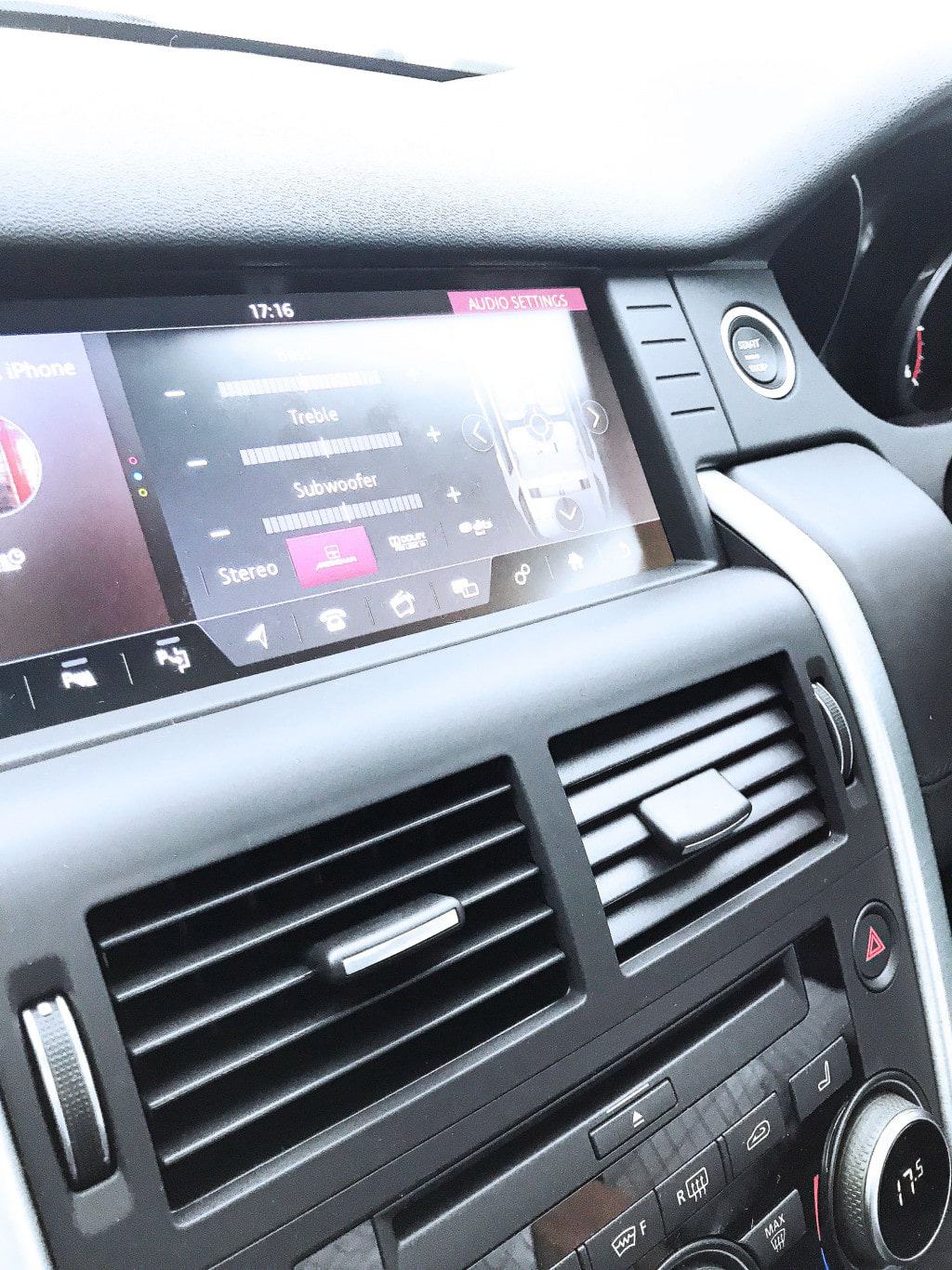 The  Discovery Sport HSE LUX dashboard