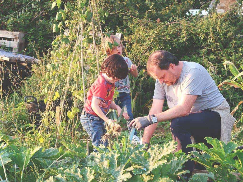 Plastic Free For a Week {Family Sustainability Challenge} - teaching the next generation
