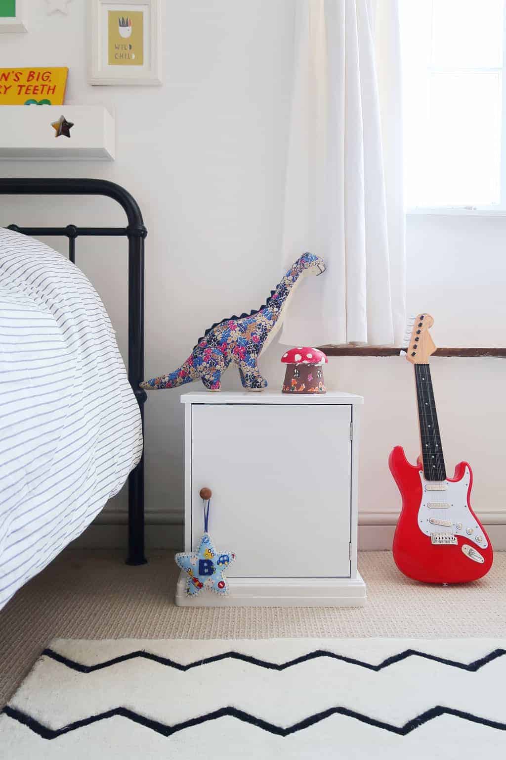 The Listed Home twin bedroom makeover — monochrome kids bedroom decor 