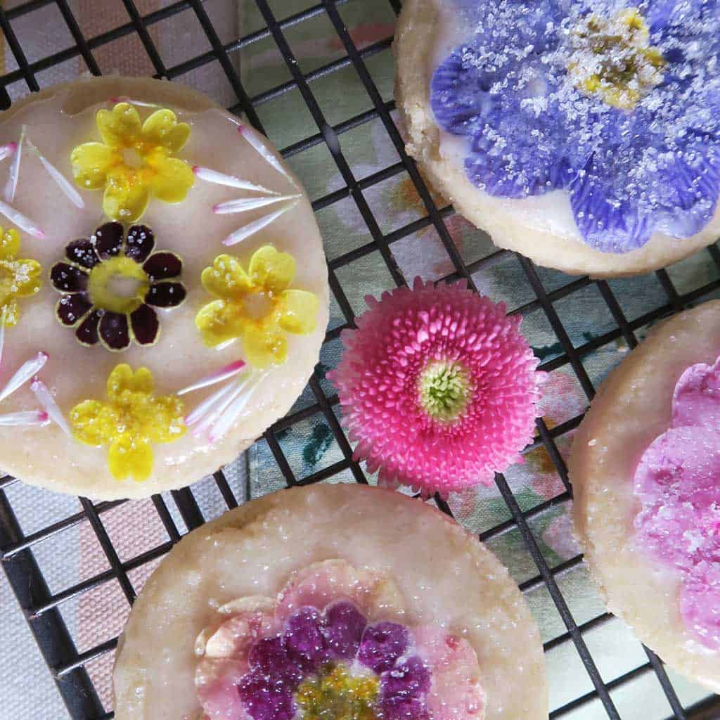 Recipe for Shortbread Biscuits with Edible Flowers
