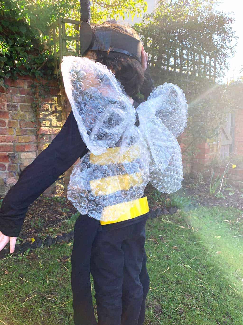 How to Make a Bumblebee Costume using duck tape and bubble wrap!