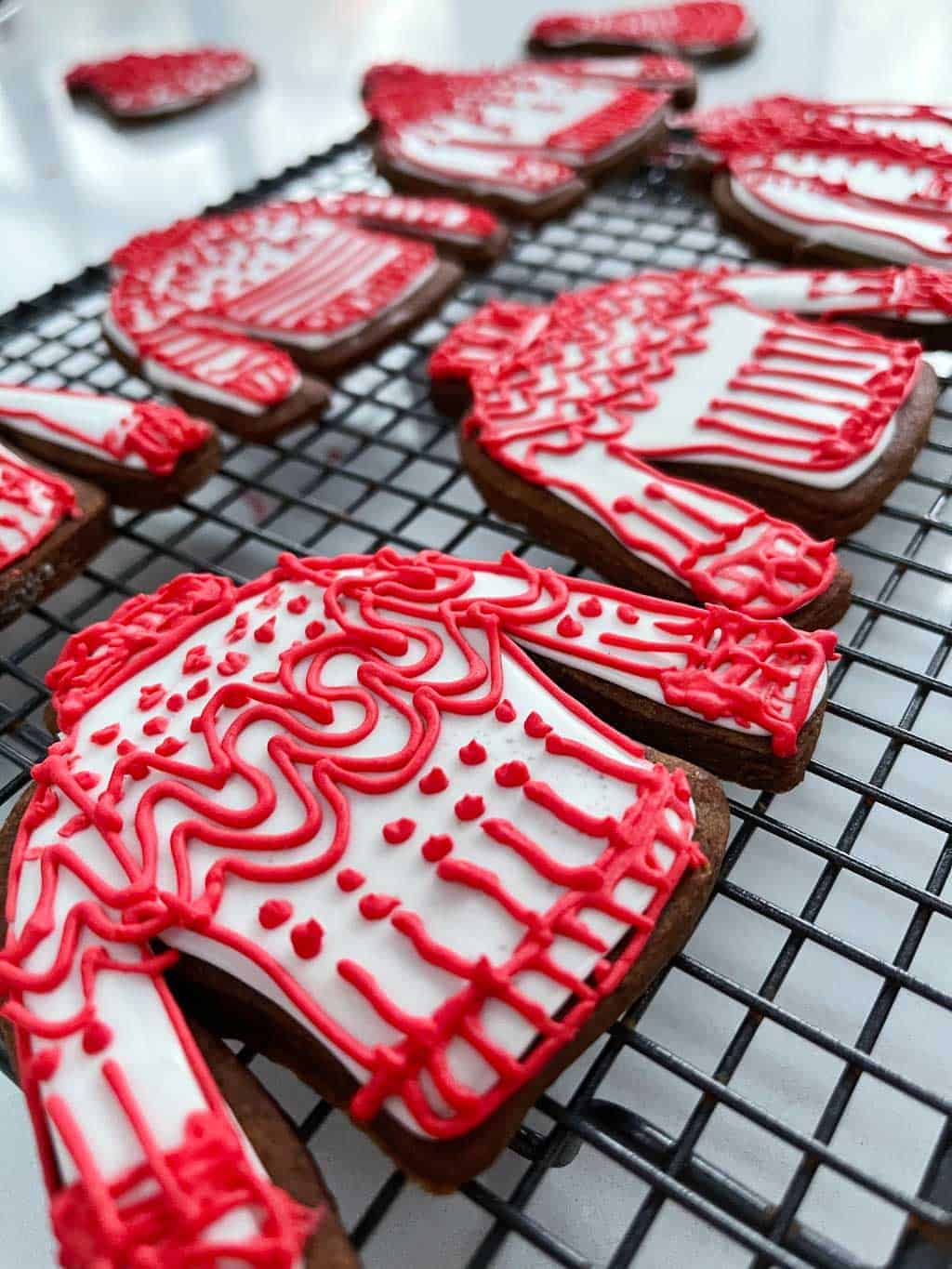 Red and white gingerbread jumper biscuits