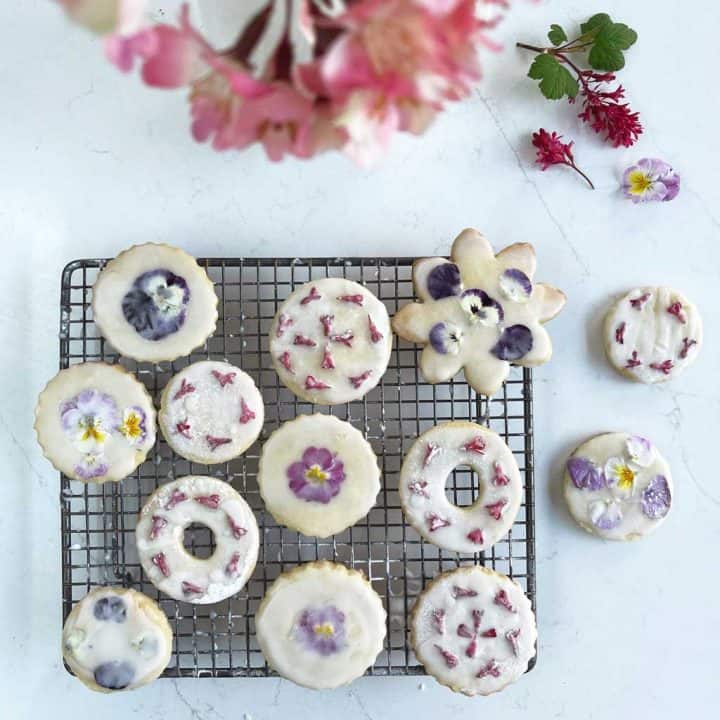 simple recipe for edible flower shortbread