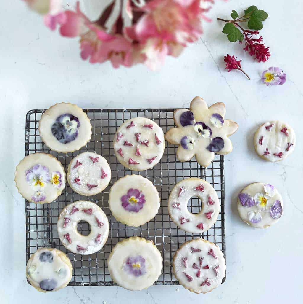 simple recipe for edible flower shortbread
