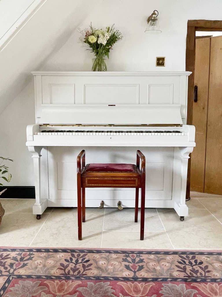 Piano makeover tutorial, in just 3 easy steps — without priming!