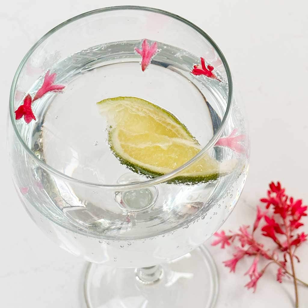 Edible flowers can be used to decorate drinks and cocktails