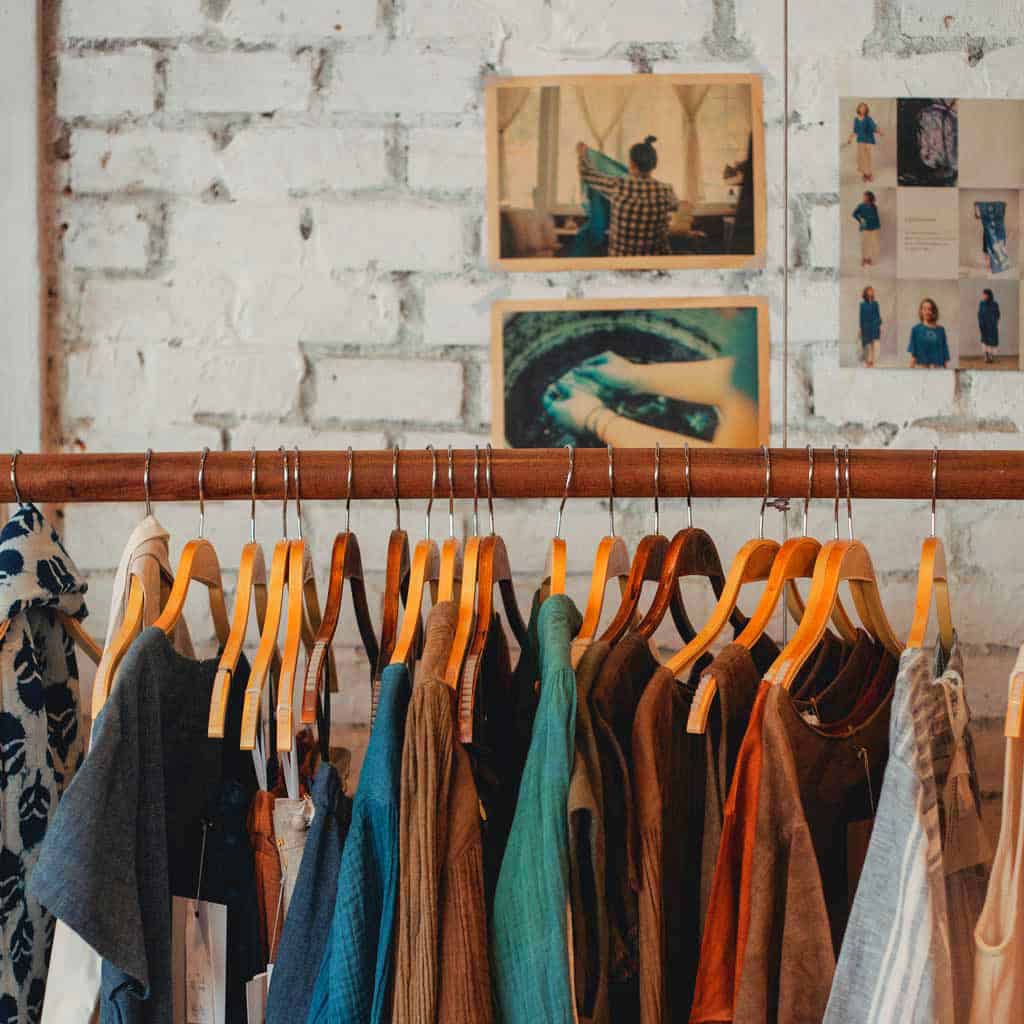 14 Tips for Thrifting the Best Preloved Bargains
