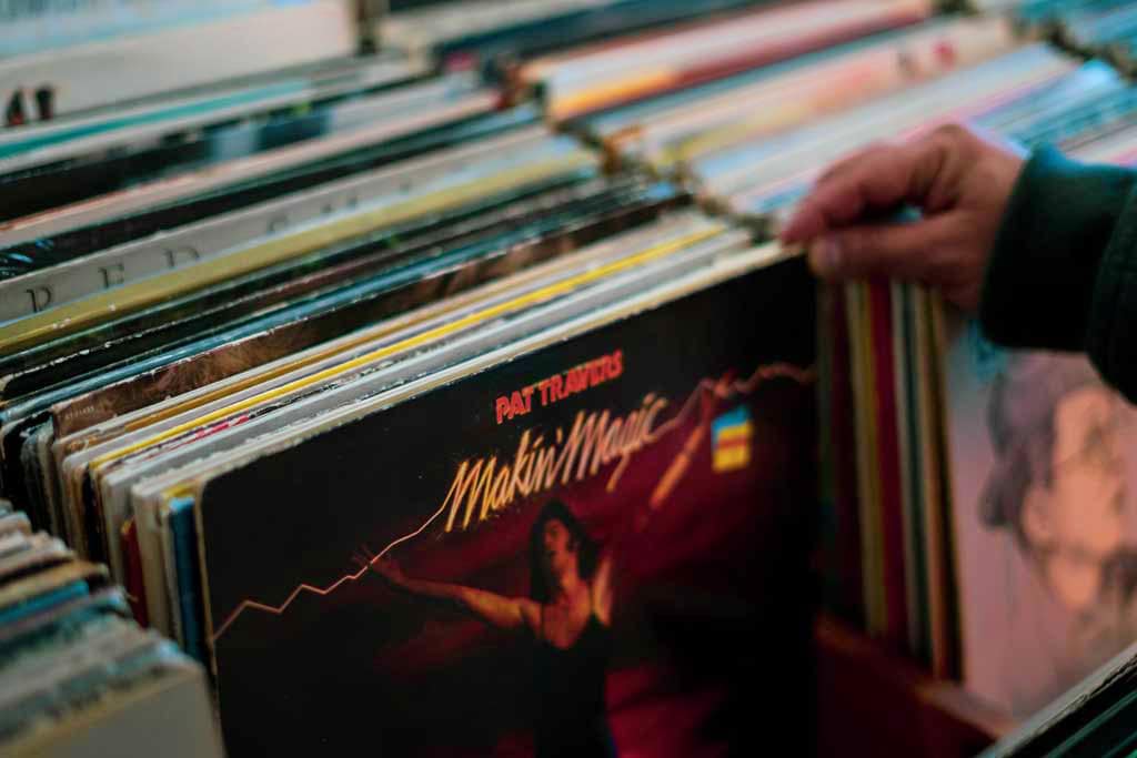 12 Tips for Thrifting the Best Preloved Bargains