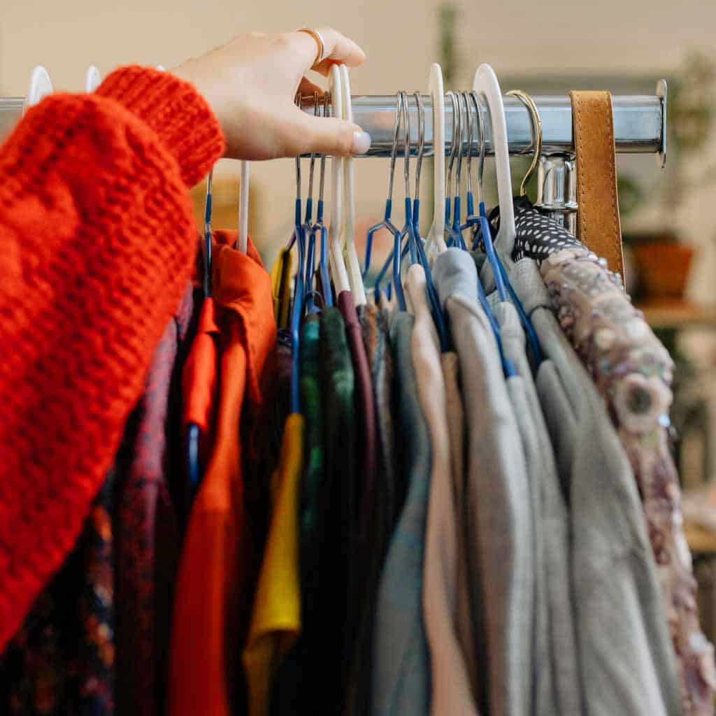 12 Tips for Thrifting the Best Preloved Bargains