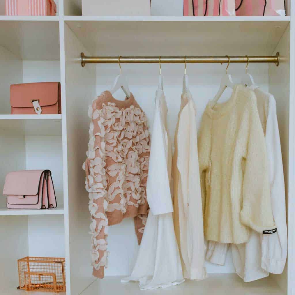 small closet organization - small wardrobe organisation