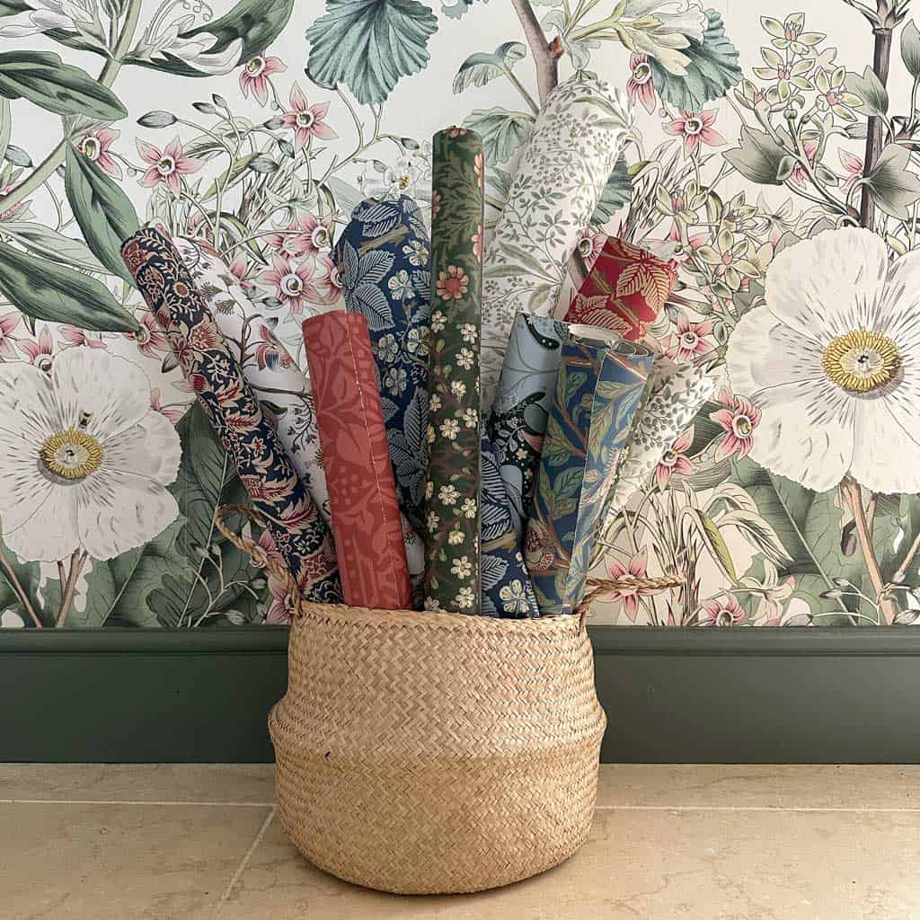 Flower wallpaper is a perennial favorite with homeowners and interior designers.