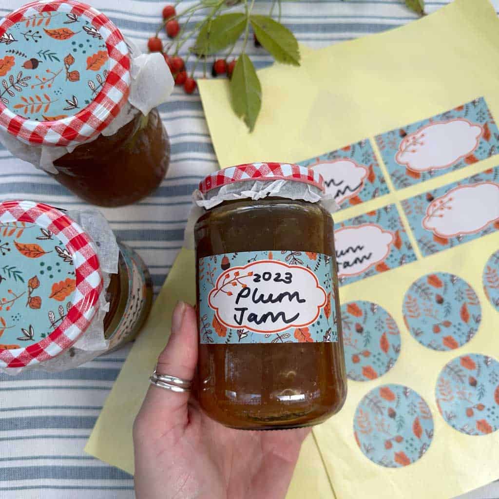 Free printable labels template perfect for personalising homemade jam and chutney.