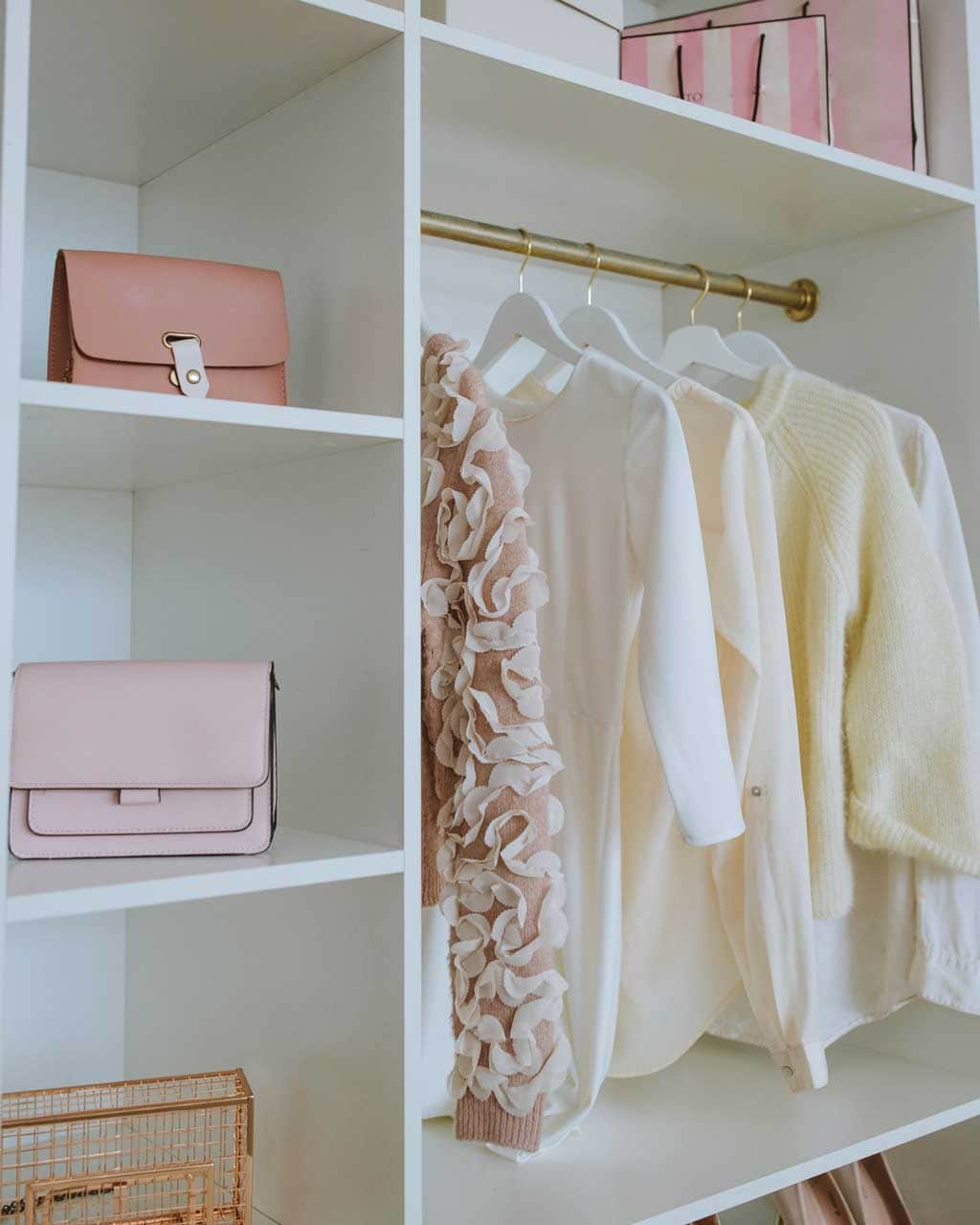 25 Foolproof Wardrobe Organization Tips for Naturally Untidy People