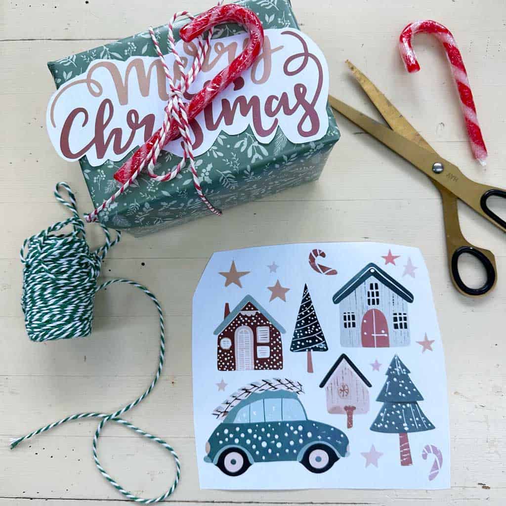 Free printable Christmas Stickers.