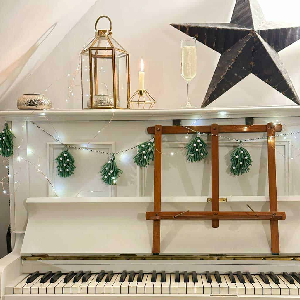 Make a Simple Yarn Christmas Tree Garland: Step-By-Step Tutorial
