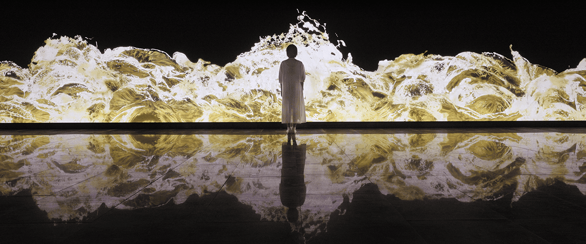 teamLab, Exhibit view of Gold Waves - Lujiazui Station, 2021, Shanghai © teamLab, courtesy Pace Gallery