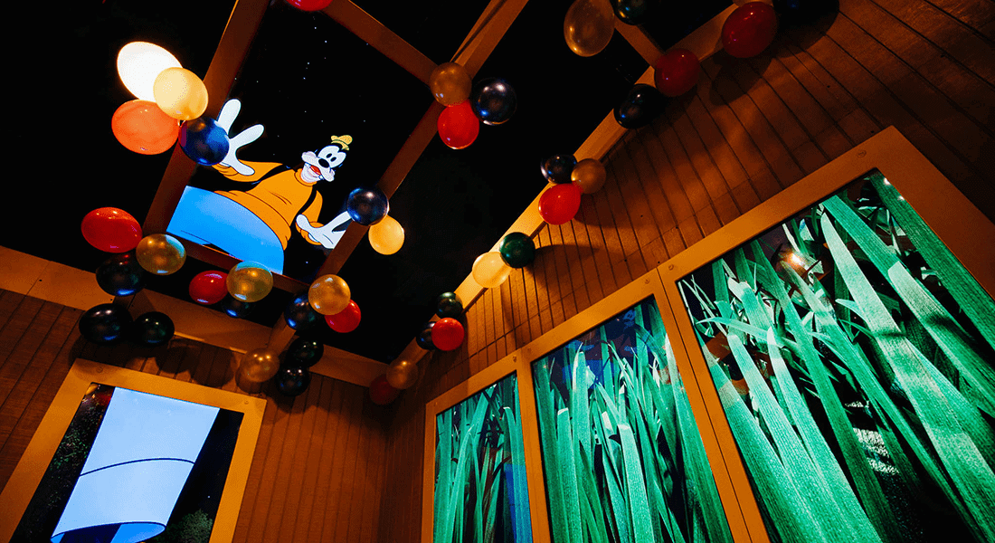 Oh, no! Goofy has accidentally shrunk you!