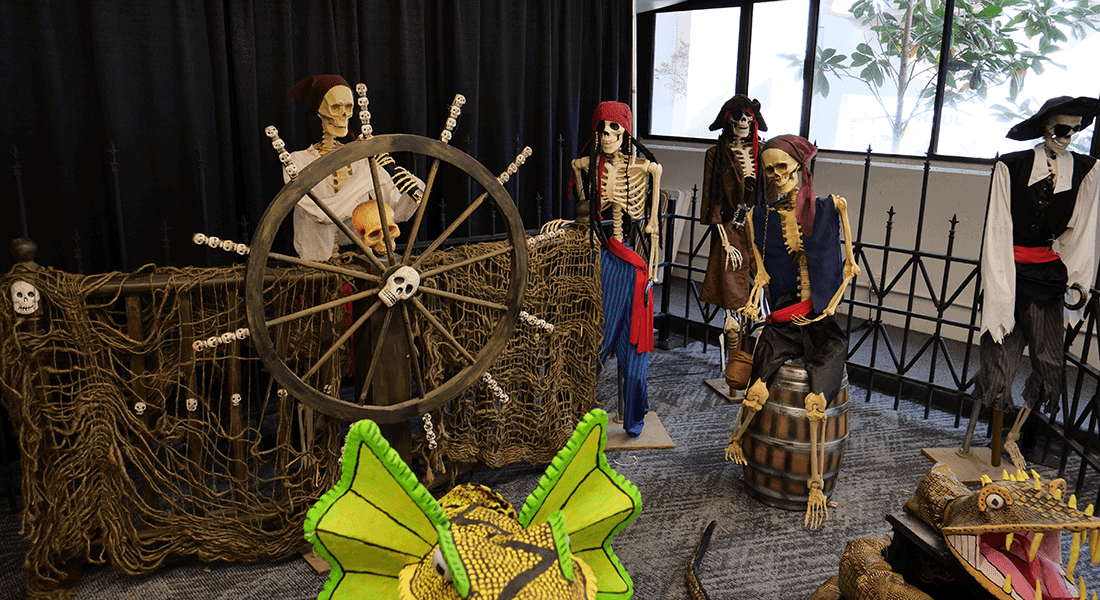 An animated skeleton display on the exhibition floor.