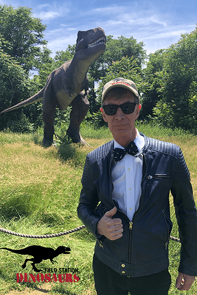 Bill Nye visits Field Station: Dinosaurs. (photo by Michael Golz, courtesy of Field Station: Dinosaurs)