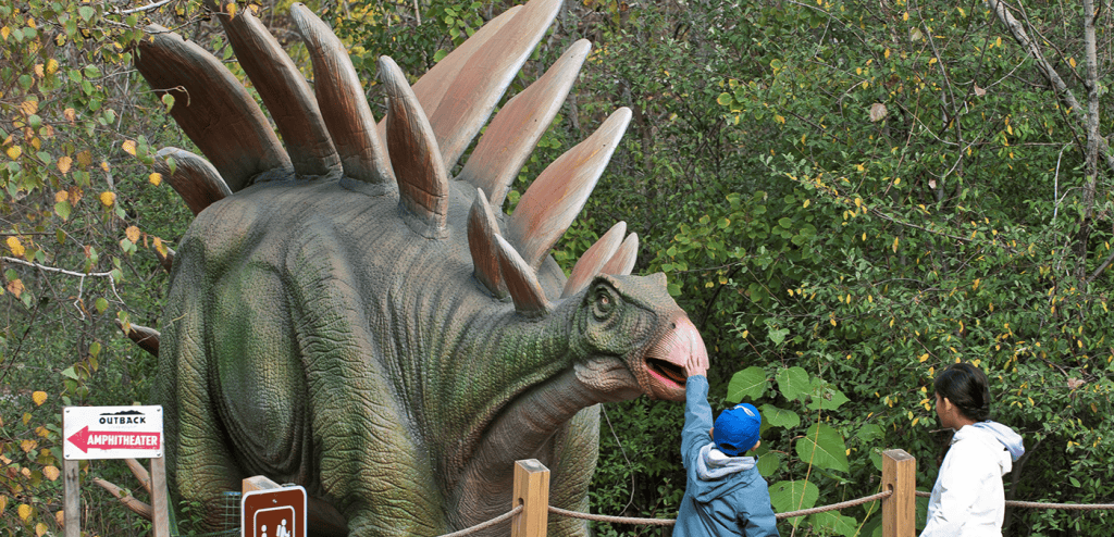 Field Station: Dinosaurs Stegosaurus