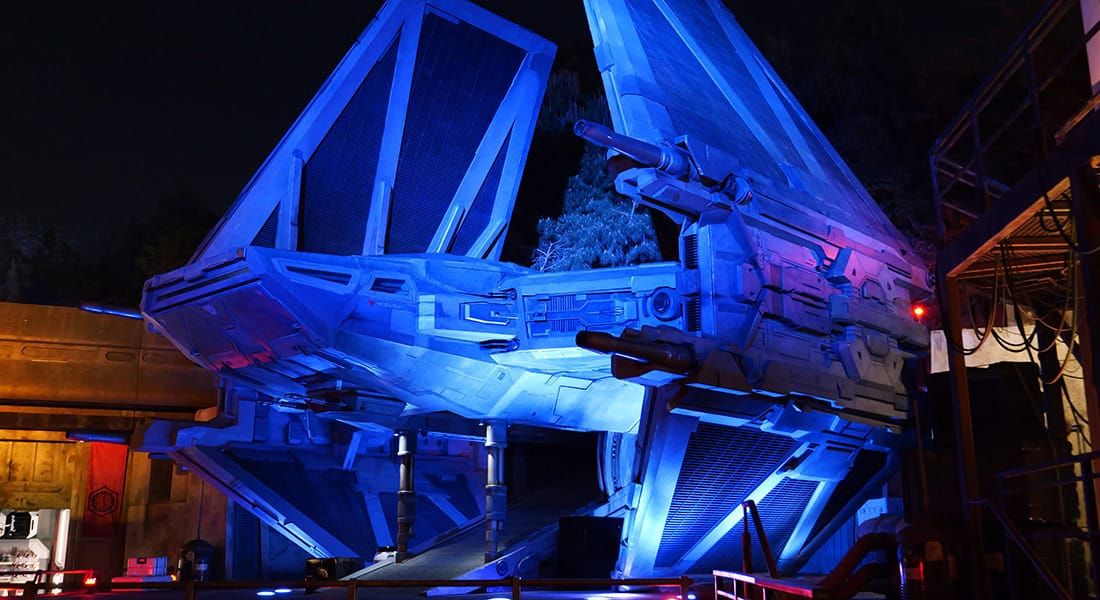 Star Wars: Galaxy's Edge looks real, sounds real, and feels real (photo by Joe Tracy, © Theme Park Magazine).
