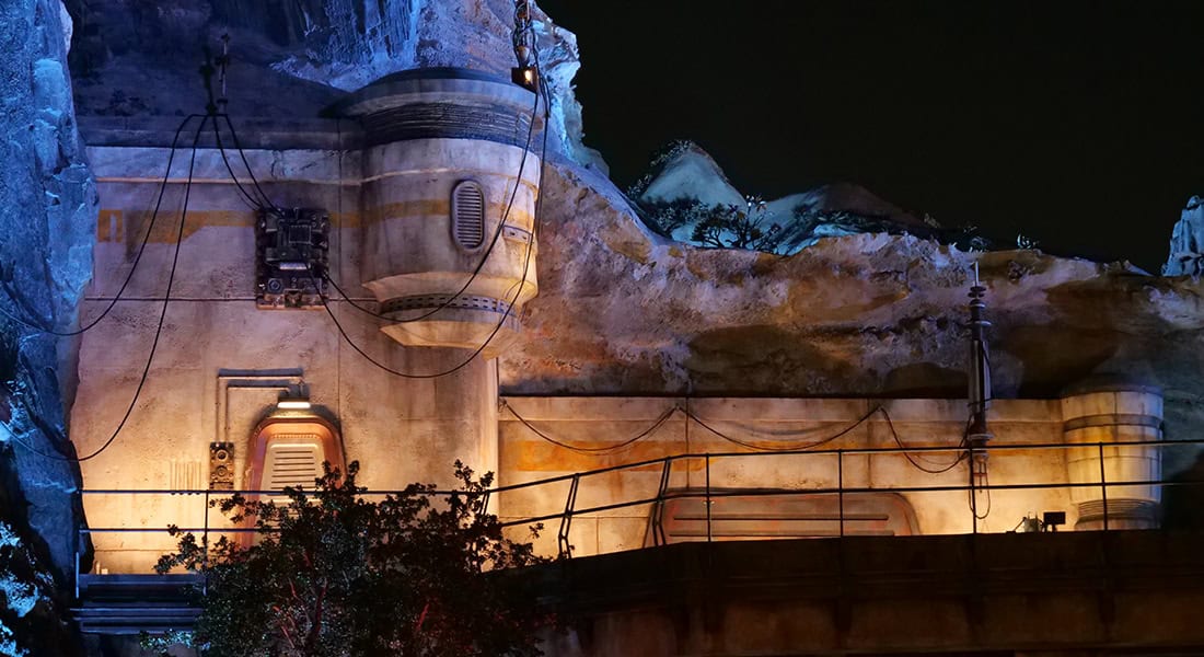 Star Wars: Galaxy's Edge is  arguably the best-themed land at any theme park (photo by Joe Tracy, © Theme Park Magazine)