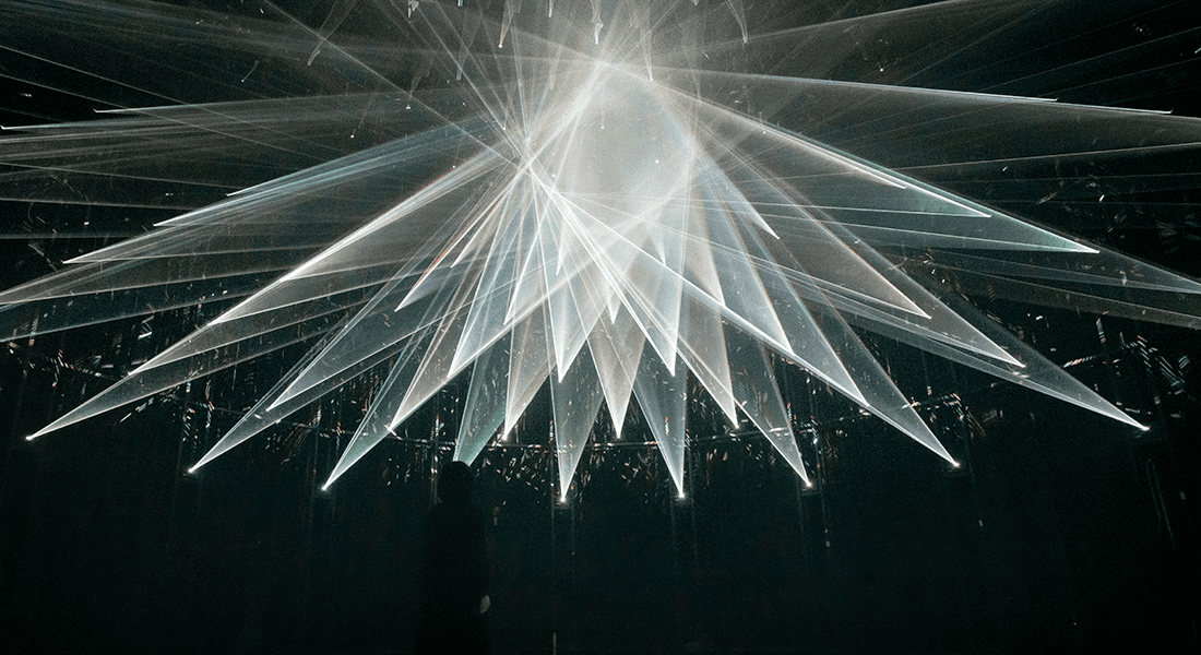 Light planes create incredible light sculptures (photo by teamLab, Organic Light © teamLab)