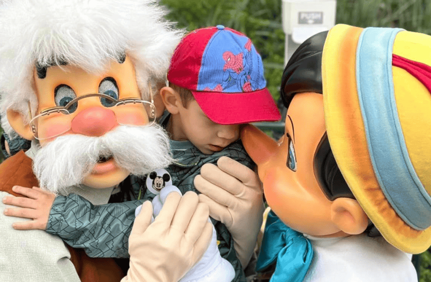 Disneyland Magic with Pinocchio and Geppetto