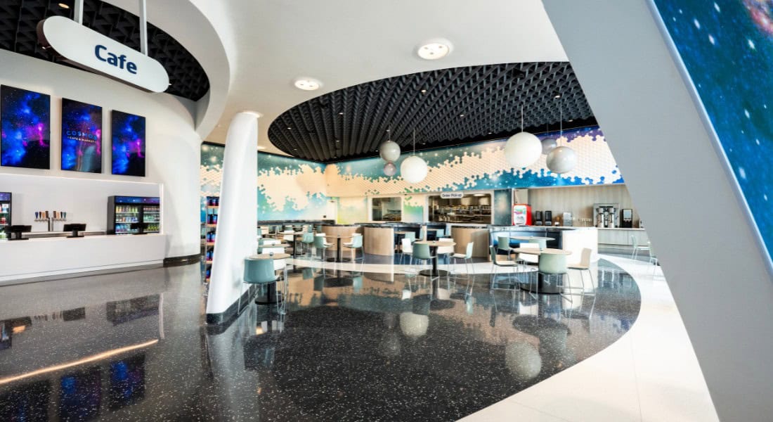 Universal Stella Nova Resort offers a variety of dining options for guests looking to have a meal or grab a quick snack in between visits to the parks. Cosmos Cafe and Market features made-to-order American classics for breakfast, lunch and dinner, plus a selection of grab-and-go items. (Photo: ©Universal Orlando Resort)