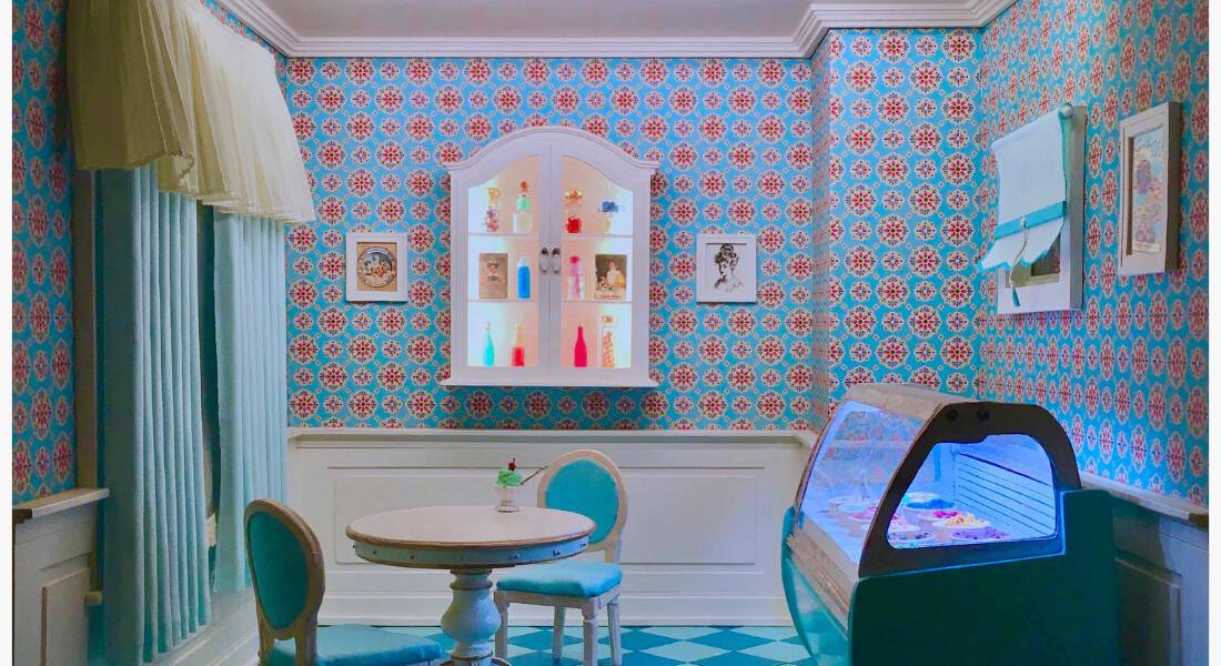 Miniature displays come to life in realistic fashion.