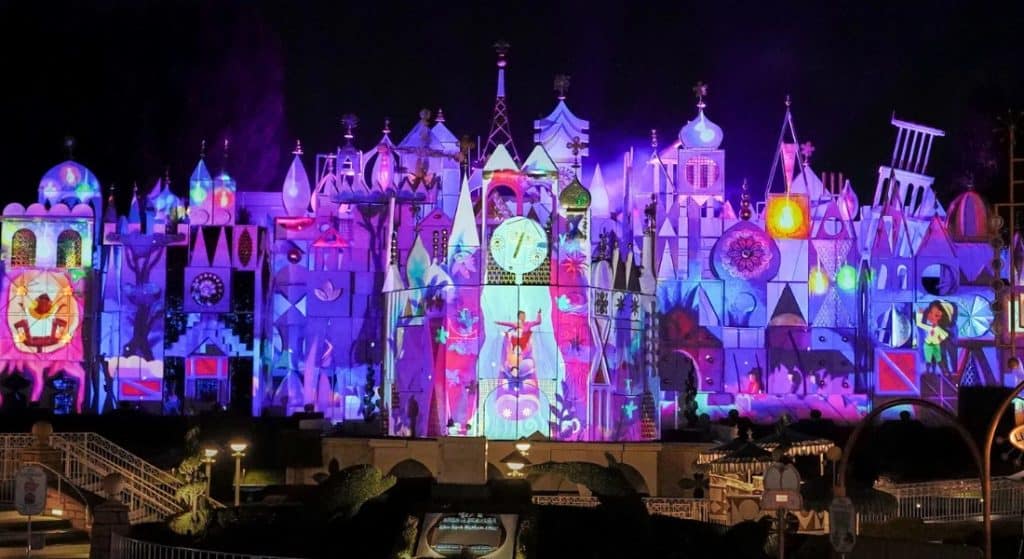 Tapestry of Happiness exterior show on "it's a small world." (photo courtesy of and ©Disney)