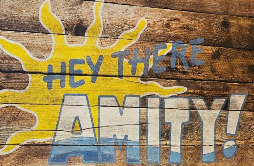 Hey There Amity Sign