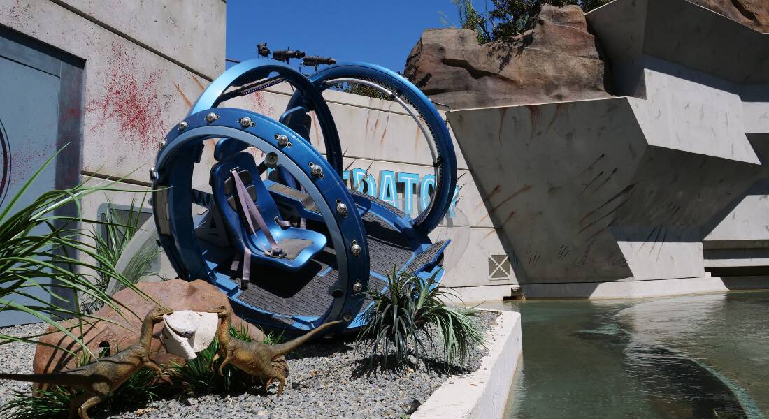 Well... this doesn't look promising! Perhaps we should have listened to Dr. Ion Malcolm when he said, "If the Pirates of the Caribbean breaks down, the pirates don’t eat the tourists!" (photo by Joe Tracy for Theme Park Magazine)