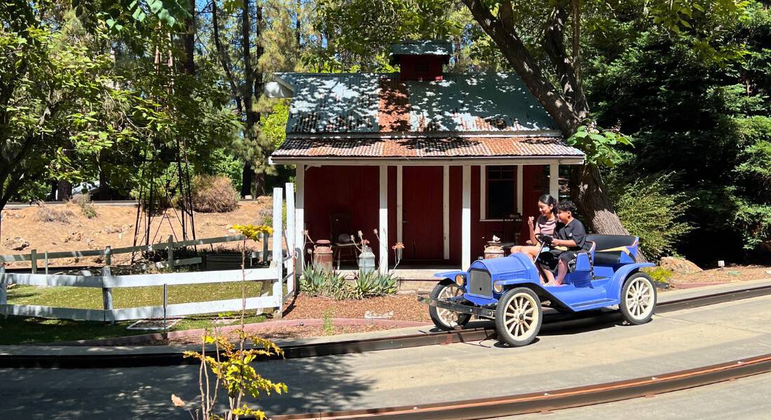 South County Backroads Garden is a car ride. You can select a car from the 1920's or 1950's (two separate lines). (Photo by ©Theme Park Magazine)