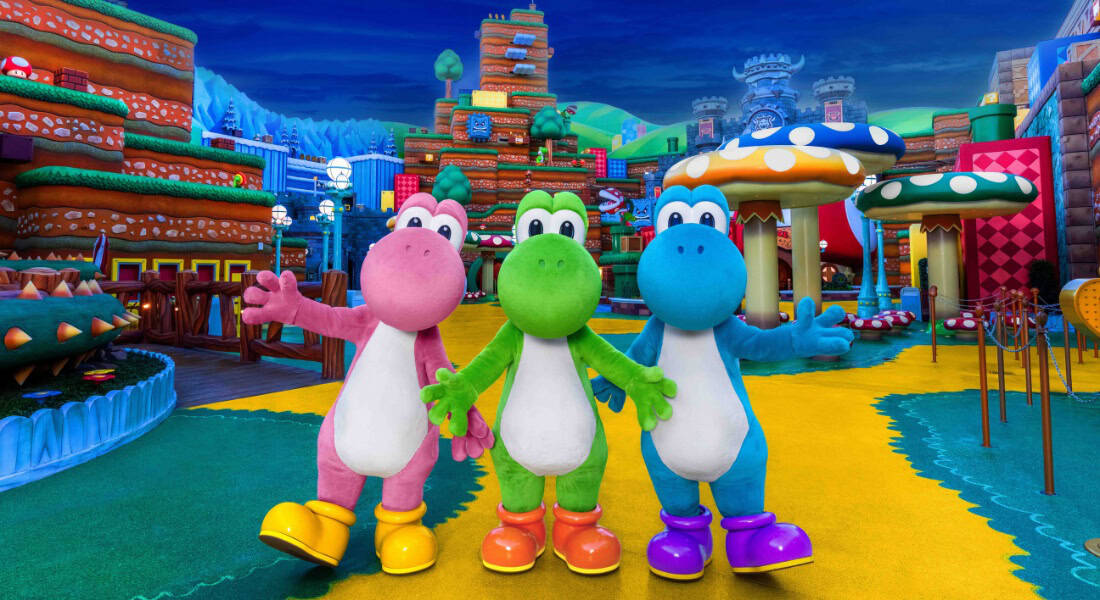 Colorful Yoshi characters showed up at Super Nintendo World for a Colorful Yoshi Celebration.