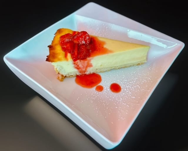 Sajttorta hideg eperöntettel