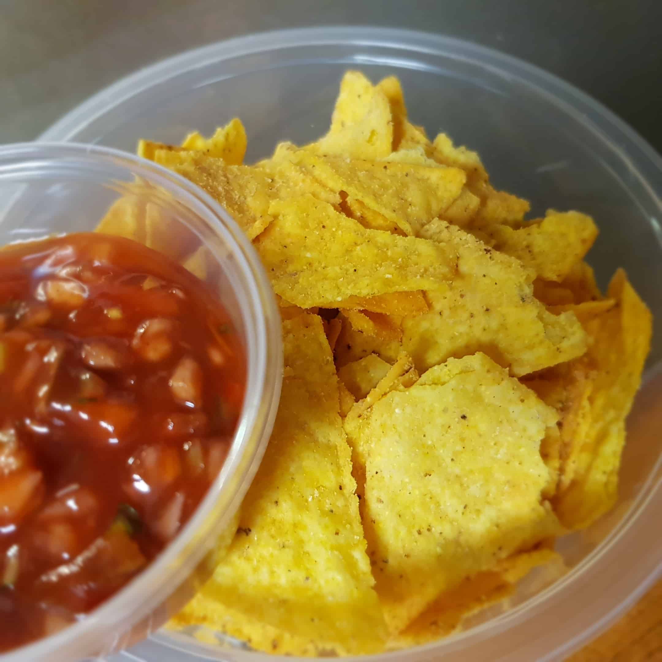 Tortilla chips csípős szósszal