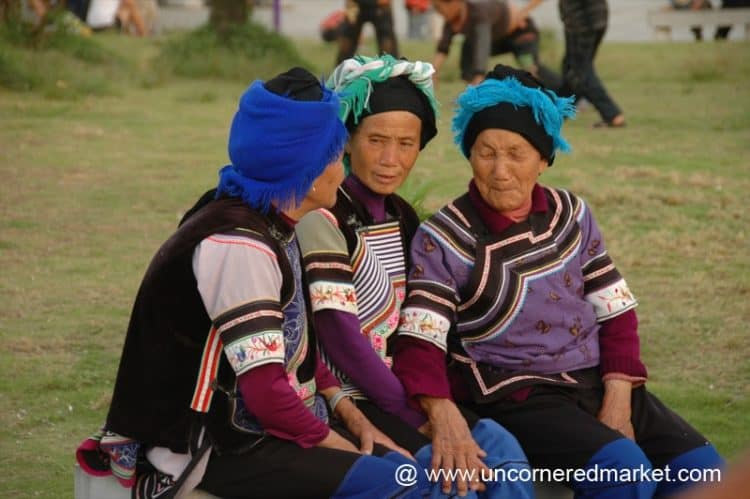 Chatting and joking Hani Women