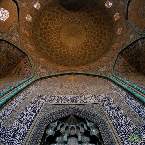 Sheikh Lotf Allah Mosque in Esfahan, Iran.