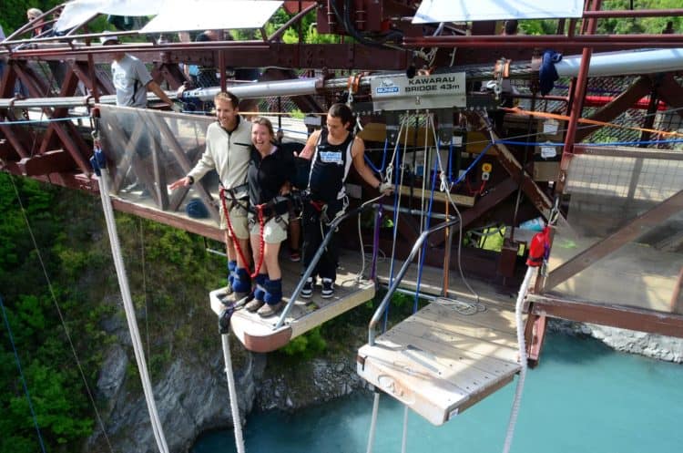 Tandem Bungy Jump on Valentine's Day – Kawarau Bridge near Queenstown
