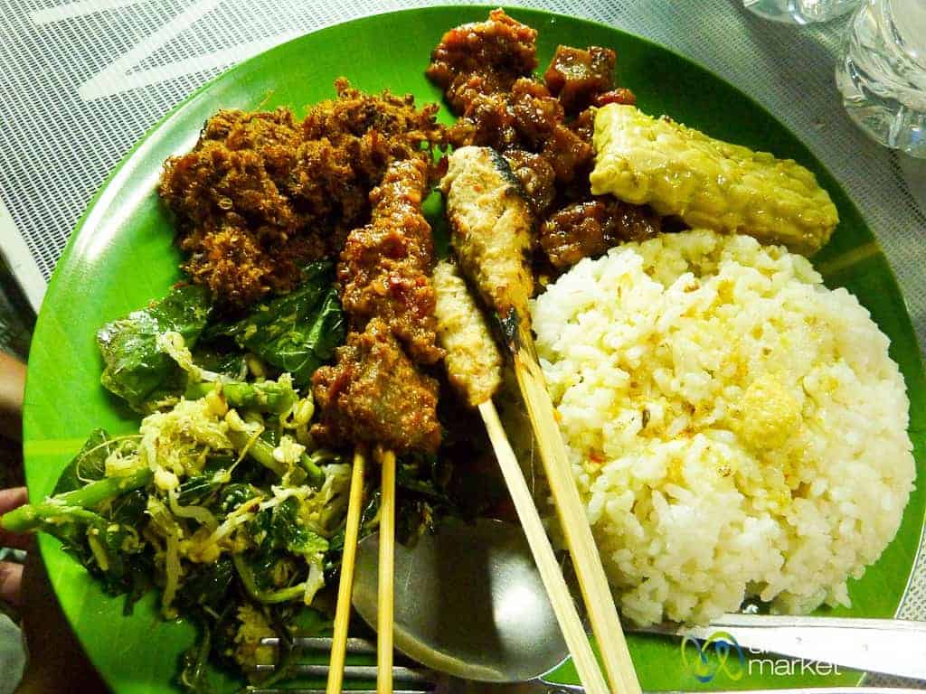 Comida Callejera de Bali, Nasi Campur en Sanur