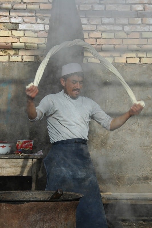 Comida Callejera de Sinkiang, Fideos Tirados a Mano, Laghman