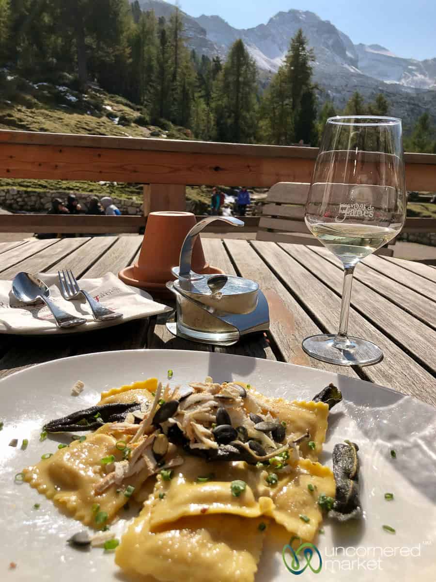 Travel Tips During COVID-19: Eat Outside