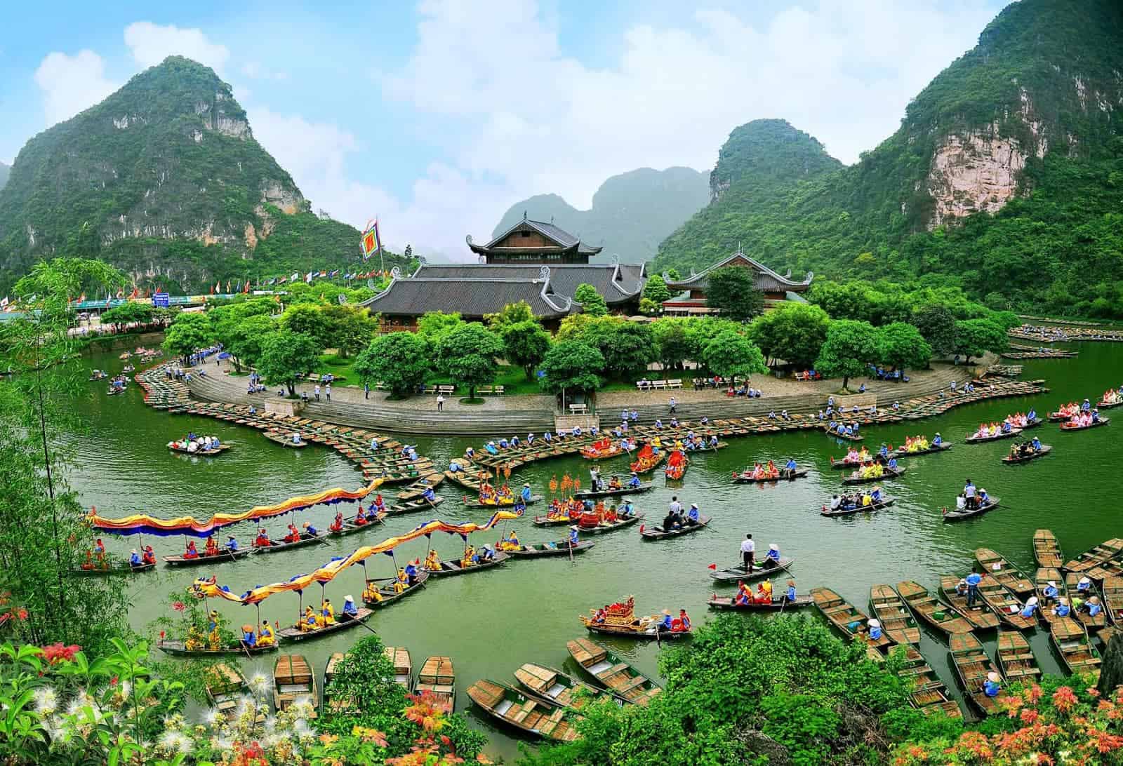 bai-dinh-pagoda-festival-trang-an-ninh-binh-viettrendtour