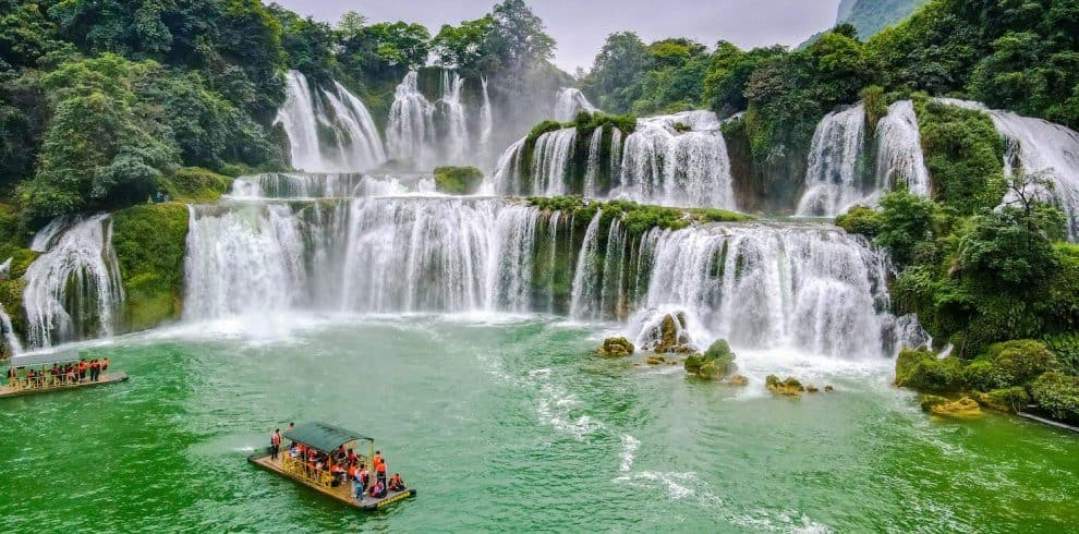 ban-gioc-waterfall-rafting-tour-vietnam-viettrendtour
